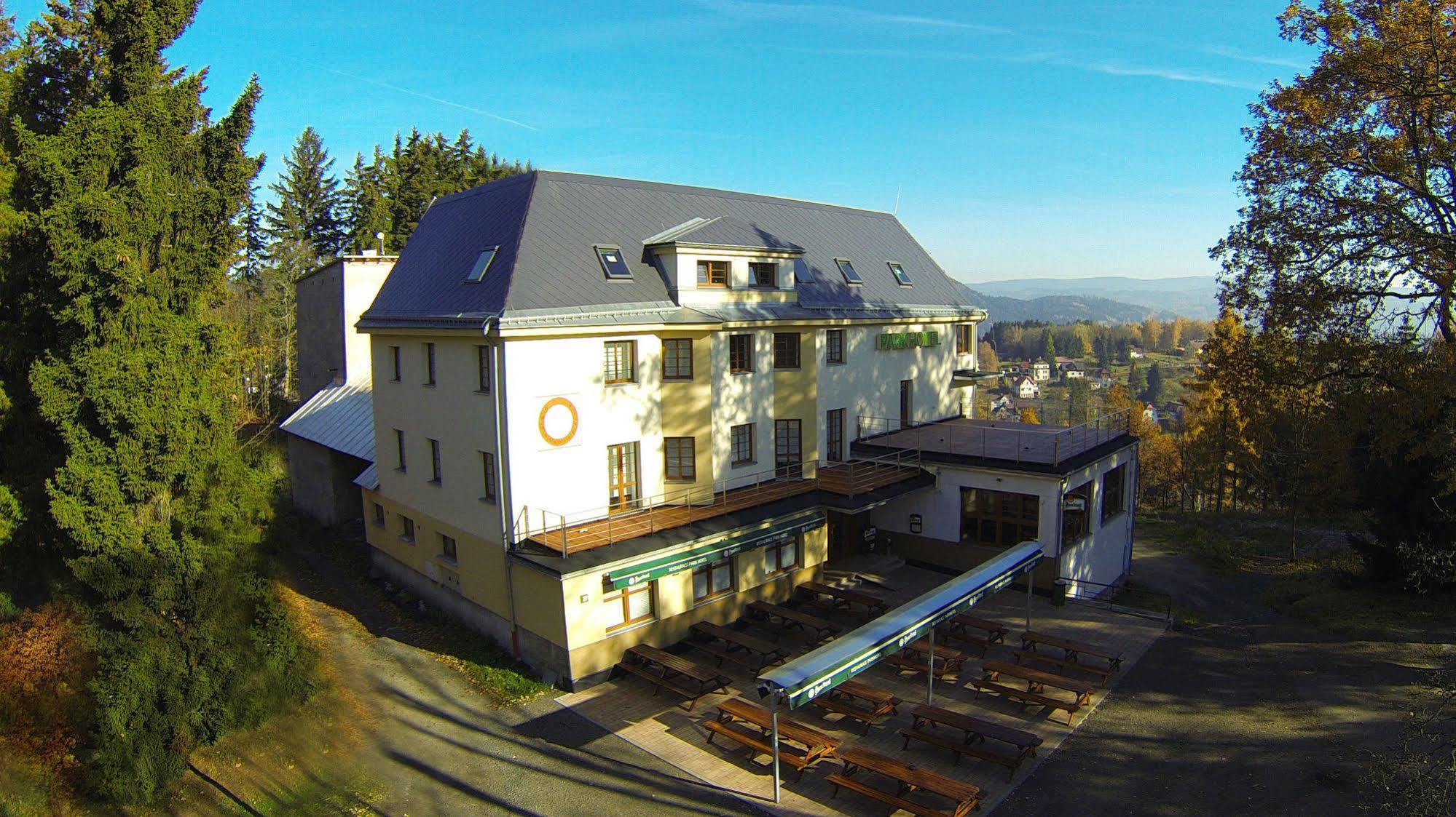 Parkhotel Smrzovka ภายนอก รูปภาพ
